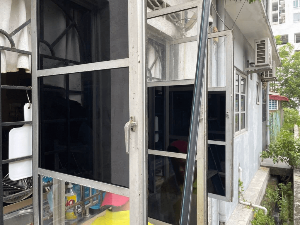 20 - TINTED WINDOW GLASS FILM PUCHONG SPECIALIST THE BEST EXPERT ADVISE HOUSE TINTED BANDAR KINRARA