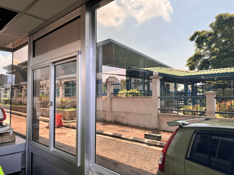 BANGUNAN-10 - TINTED WINDOW GLASS FILM PUCHONG SPECIALIST THE BEST ULTIMATE TINTED WINDOW FILM TREND PUCHONG PERDANA