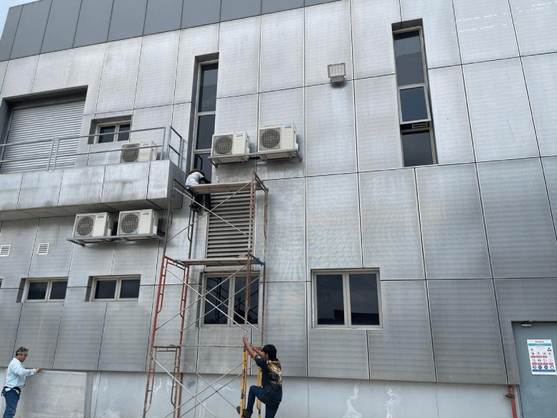 BANGUNAN-169 - TINTED WINDOW GLASS FILM PUCHONG SPECIALIST THE BEST QUALITY TINTED WINDOW FILM BANDAR PUTERI PUCHONG