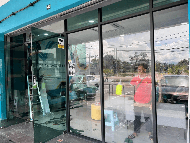 BANGUNAN-67 - TINTED WINDOW GLASS FILM PUCHONG SPECIALIST HOW TO FIND THE BEST DEAL WINDOW TINTING PUCHONG PERDANA