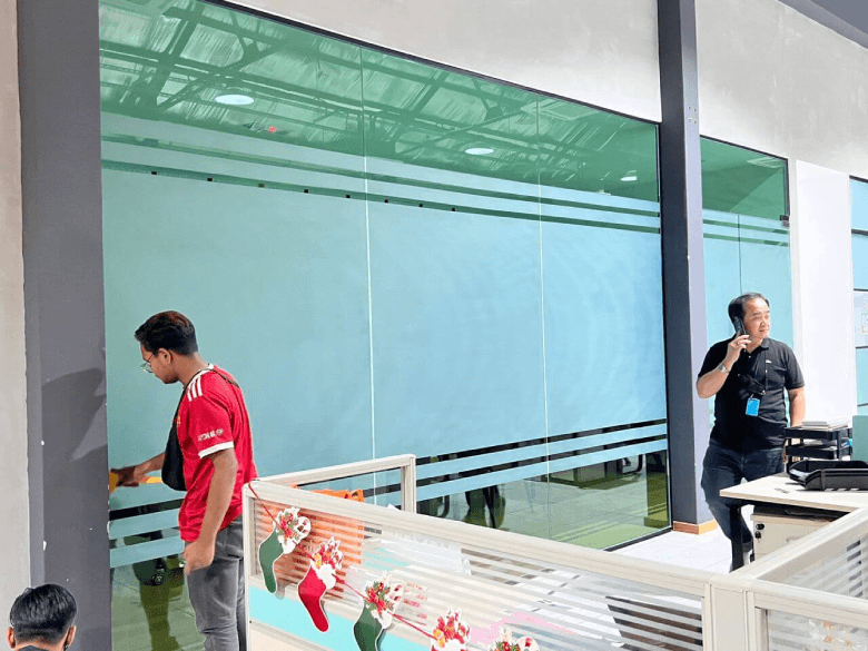 Frosted-41 - TINTED WINDOW GLASS FILM PUCHONG SPECIALIST HOW TO GET A FANTASTIC DEAL FROSTED BANDAR SIERRA 16