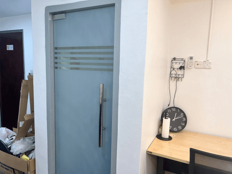 Frosted-68 - TINTED WINDOW GLASS FILM PUCHONG SPECIALIST HOW TO GET A FANTASTIC DEAL FROSTED PUCHONG PERDANA