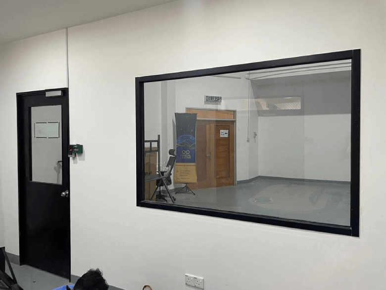 OFFICE-46 - TINTED WINDOW GLASS FILM PUCHONG SPECIALIST THE BEST DEAL FOR CHOOSING TINTED OFFICE BANDAR SIERRA 16