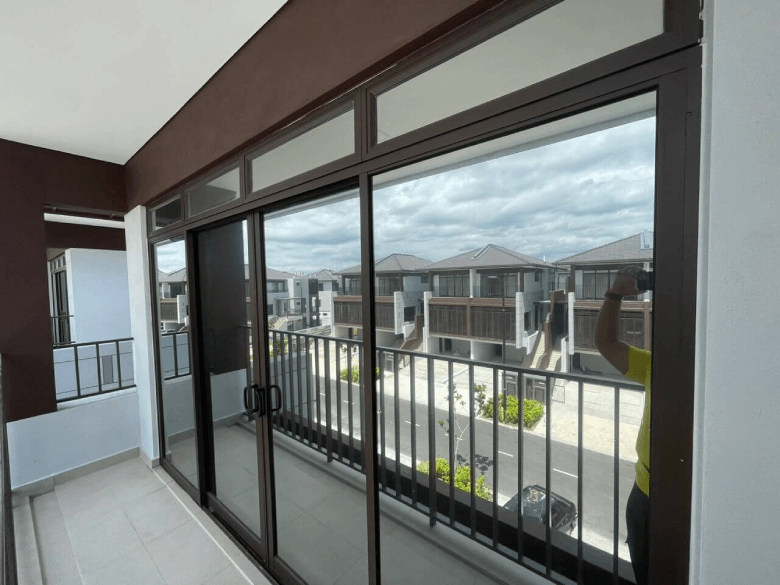 RUMAH-37 - TINTED WINDOW GLASS FILM PUCHONG SPECIALIST THE BEST EXPERT ADVISE HOUSE TINTED PUCHONG PERMAI