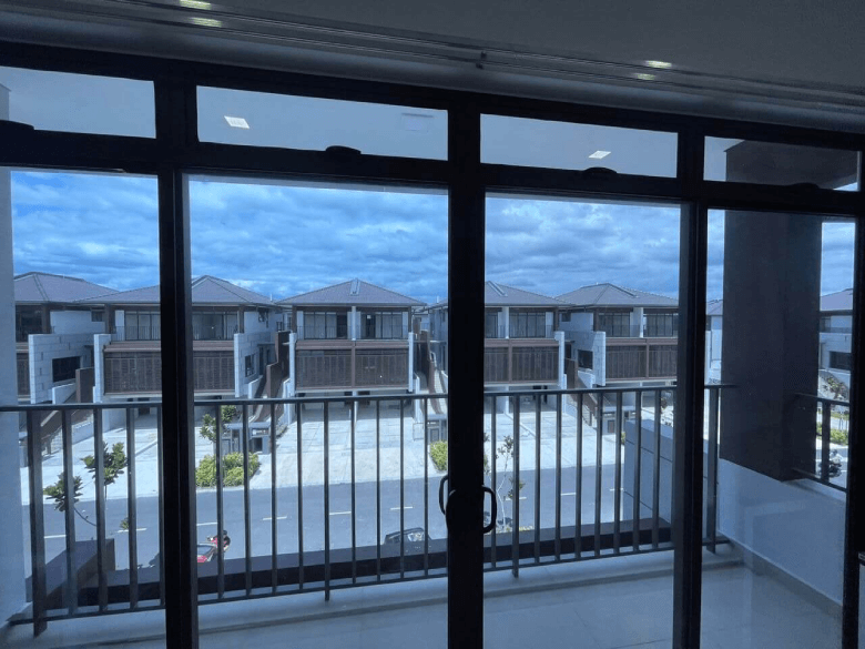 RUMAH-38 - TINTED WINDOW GLASS FILM PUCHONG SPECIALIST THE BEST COMPLETE CHECKLIST FOR TINTED HOUSE PUCHONG INTAN