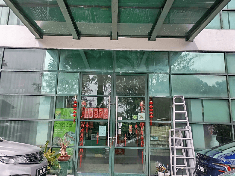 TINY-19 - TINTED WINDOW GLASS FILM PUCHONG SPECIALIST THE BEST ULTIMATE TINTED WINDOW FILM TREND TAMAN SAUJANA PUCHONG
