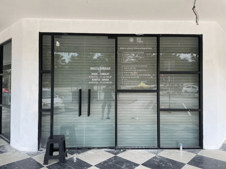 TINY-206 - TINTED WINDOW GLASS FILM PUCHONG SPECIALIST THE BEST FACTOR TO CONSIDER WINDOW FILM TAMAN SAUJANA PUCHONG