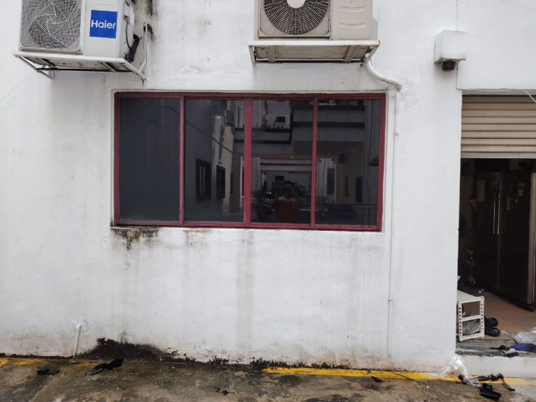TINY-210 - TINTED WINDOW GLASS FILM PUCHONG SPECIALIST THE BEST QUALITY TINTED HOUSE BANDAR RIMBAYU