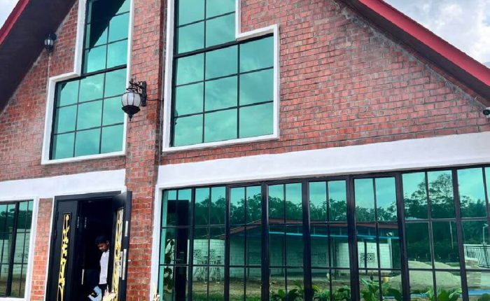 THE BEST FIND OUT HOUSE TINTED BANDAR NUSAPUTRA