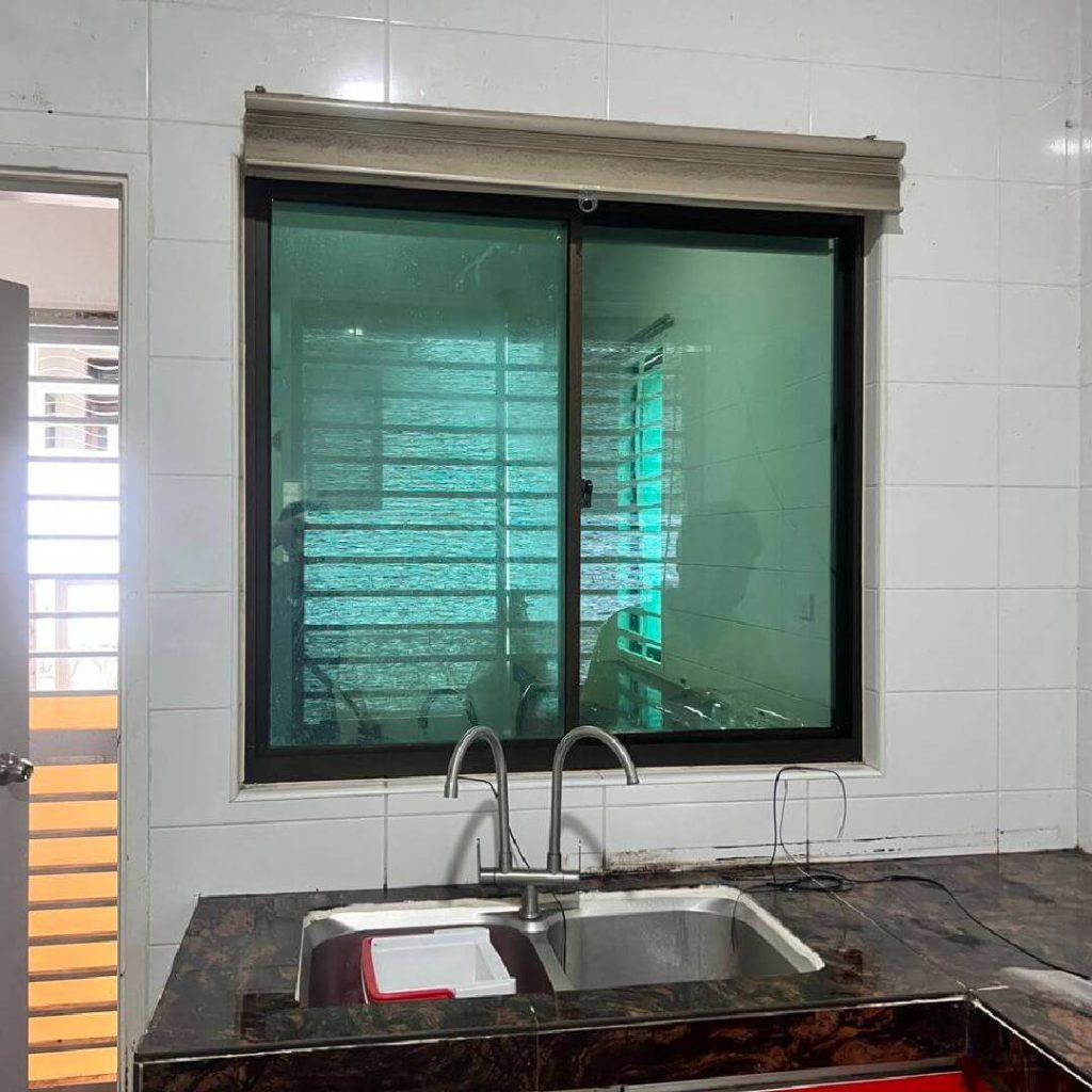 TINY-231 - TINTED WINDOW GLASS FILM PUCHONG SPECIALIST THE BEST ULTIMATE TINTED WINDOW FILM TREND BANDAR NUSAPUTRA
