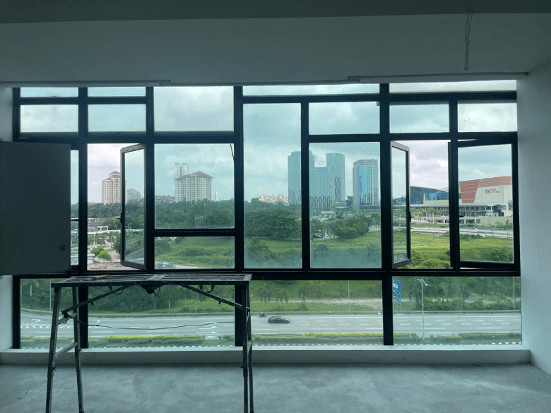 TINY-38 - TINTED WINDOW GLASS FILM PUCHONG SPECIALIST HOW TO FIND THE BEST DEAL WINDOW TINTING BANDAR RIMBAYU