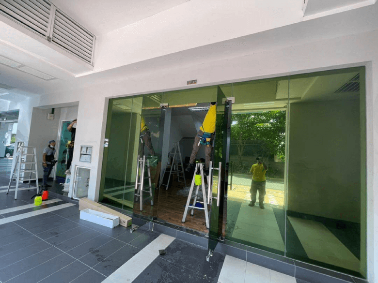 THE BEST ULTIMATE TINTED WINDOW FILM TREND TAMAN KINRARA