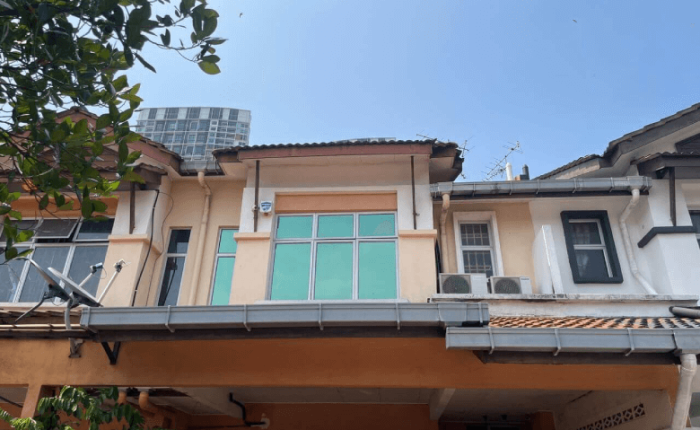 THE BEST QUALITY TINTED HOUSE TAMAN TASIK PUCHONG