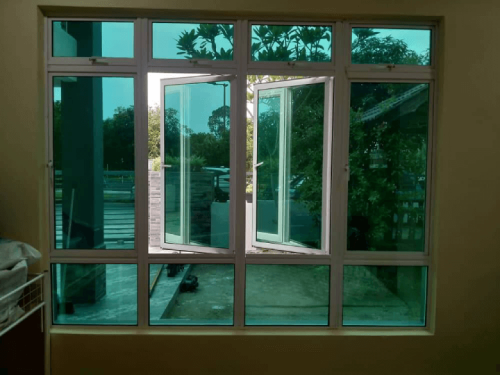 TINTED SOLAR TINT FILM TAMAN KINRARA